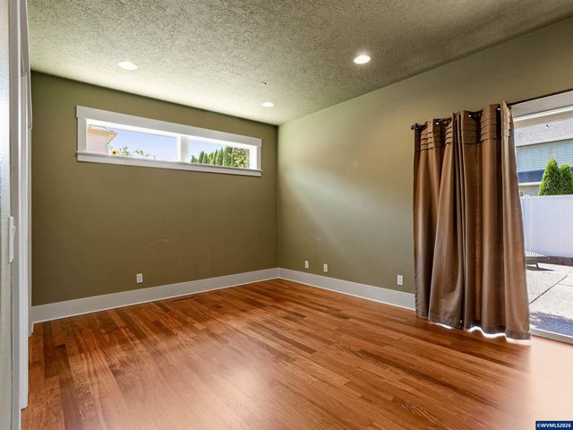 5489 Salal St SE, Salem, OR 97306