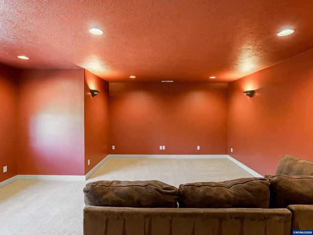5489 Salal St SE, Salem, OR 97306