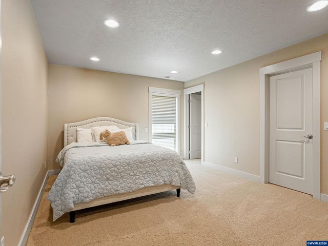 5489 Salal St SE, Salem, OR 97306