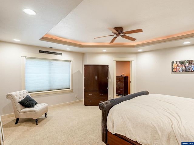 5489 Salal St SE, Salem, OR 97306
