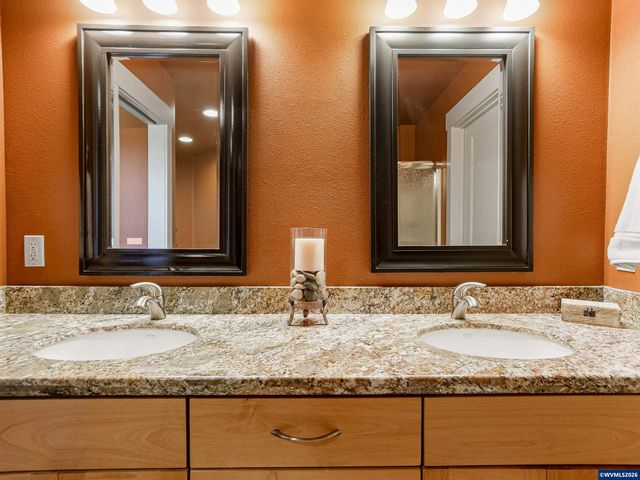 5489 Salal St SE, Salem, OR 97306