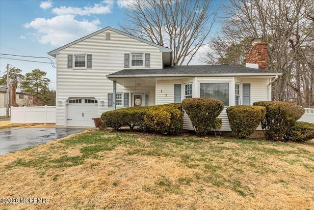 13 Ellingham Avenue, Monroe, NJ 08831