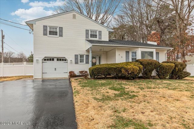 13 Ellingham Avenue, Monroe, NJ 08831