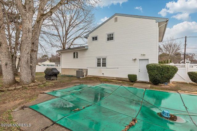 13 Ellingham Avenue, Monroe, NJ 08831