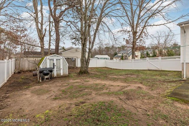 13 Ellingham Avenue, Monroe, NJ 08831