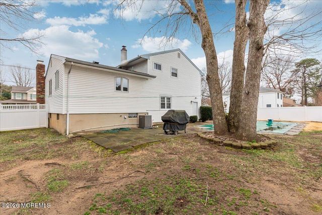 13 Ellingham Avenue, Monroe, NJ 08831