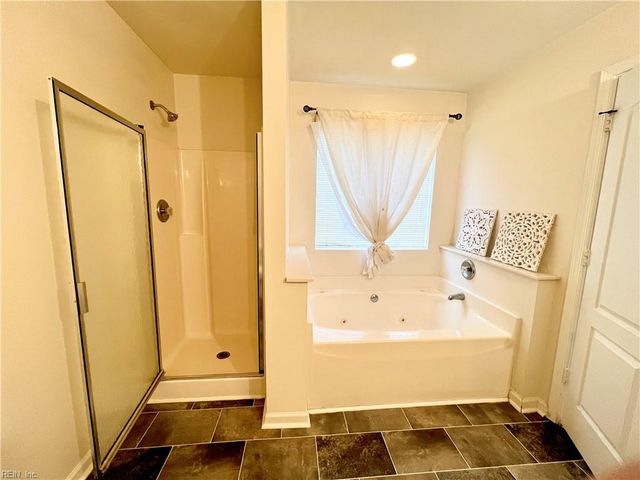 3692 Crofts Pride DR, Virginia Beach, VA 23453