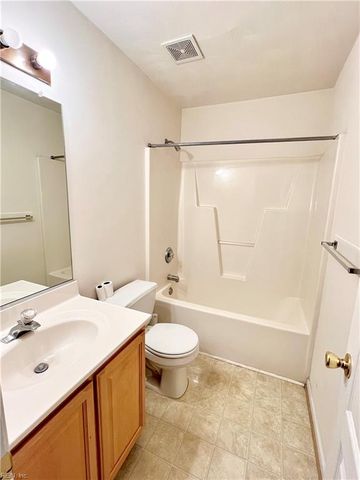 3692 Crofts Pride DR, Virginia Beach, VA 23453