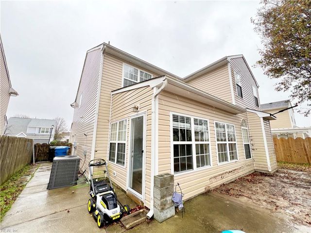 3692 Crofts Pride DR, Virginia Beach, VA 23453