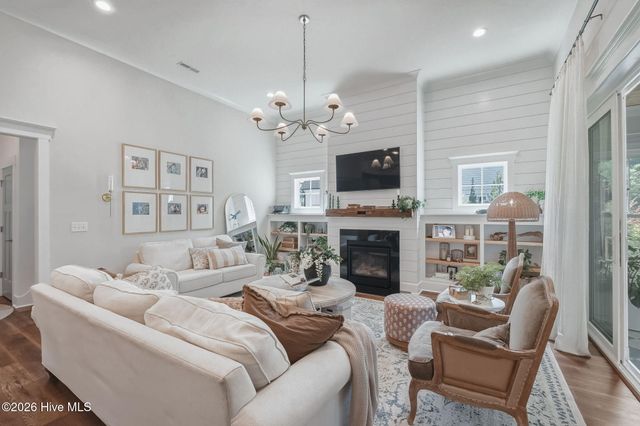 699 Crown Pointe Drive, Hampstead, NC 28443