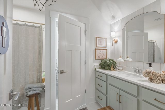 699 Crown Pointe Drive, Hampstead, NC 28443