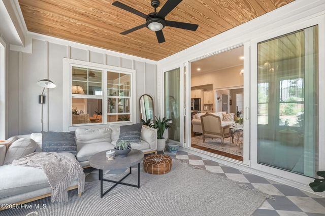 699 Crown Pointe Drive, Hampstead, NC 28443