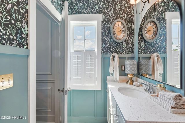 699 Crown Pointe Drive, Hampstead, NC 28443