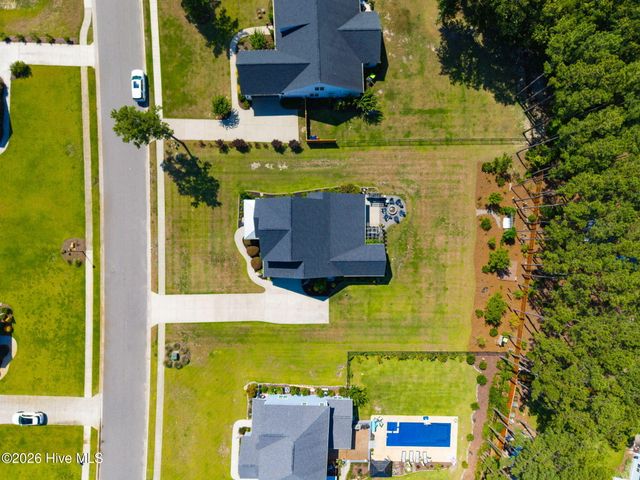 699 Crown Pointe Drive, Hampstead, NC 28443