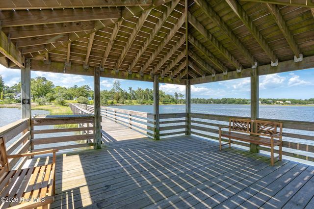 699 Crown Pointe Drive, Hampstead, NC 28443