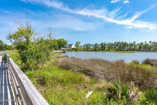 699 Crown Pointe Drive, Hampstead, NC 28443