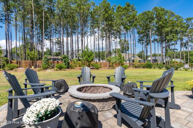 699 Crown Pointe Drive, Hampstead, NC 28443