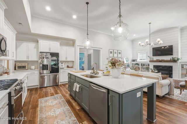 699 Crown Pointe Drive, Hampstead, NC 28443