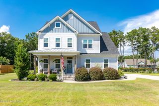 699 Crown Pointe Drive, Hampstead, NC 28443