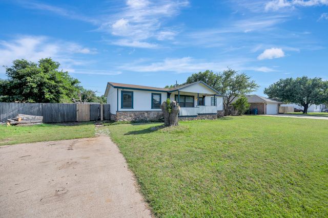 305 Branson Road, Roanoke, TX 76262