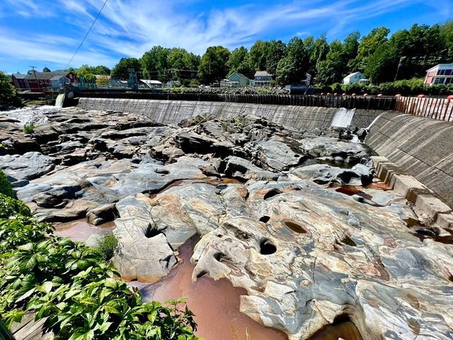 10 Deerfield Ave 2, Shelburne, MA 01370