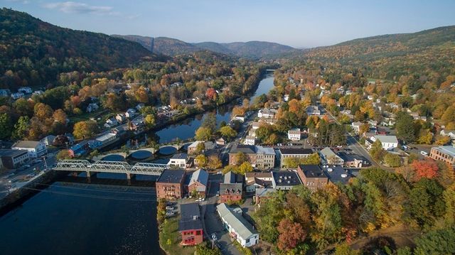 10 Deerfield Ave 2, Shelburne, MA 01370