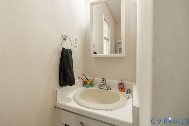 5424 Old Warson Dr, Chesterfield, VA 23237