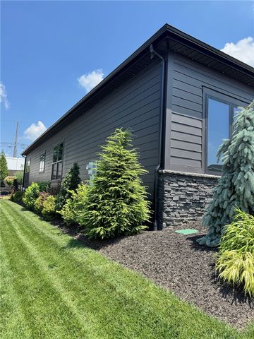 1007 Honey Locust Dr, Penn Twp, PA 15644