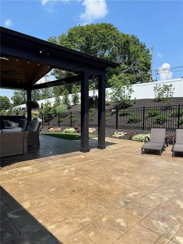 1007 Honey Locust Dr, Penn Twp, PA 15644