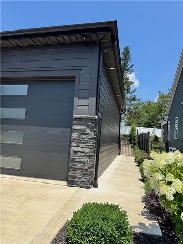 1007 Honey Locust Dr, Penn Twp, PA 15644