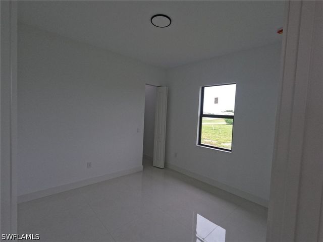 2423 NW 6th ST, Cape Coral, FL 33993