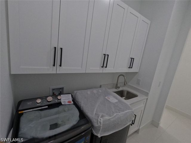 2423 NW 6th ST, Cape Coral, FL 33993