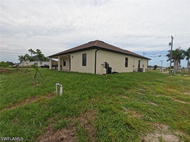 2423 NW 6th ST, Cape Coral, FL 33993