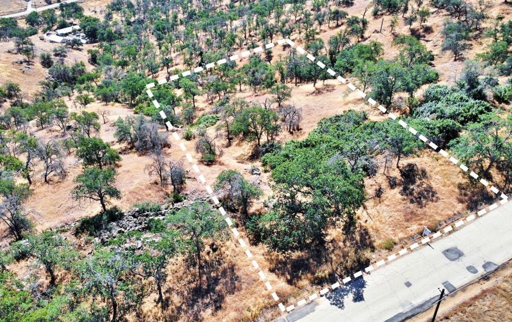 Image 1 of property listing at 391 Sunflower Lane, Yokuts Valley, CA 93675