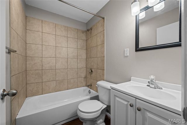1070 Campion Lane, Florissant, MO 63031