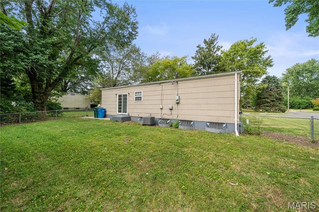 1070 Campion Lane, Florissant, MO 63031