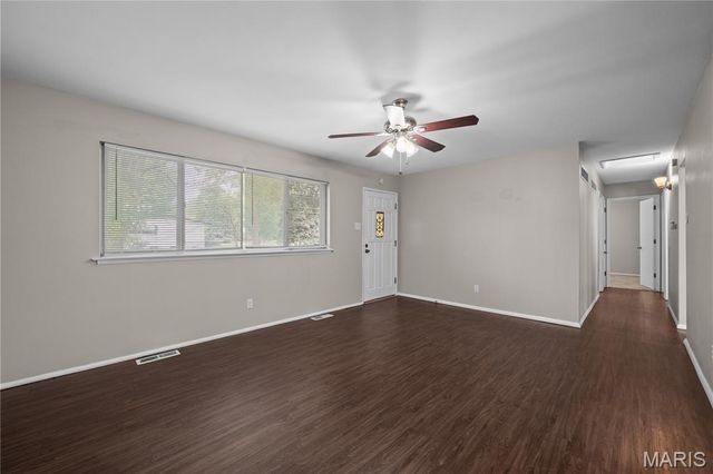 1070 Campion Lane, Florissant, MO 63031