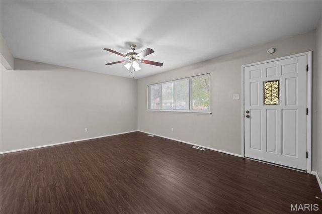 1070 Campion Lane, Florissant, MO 63031