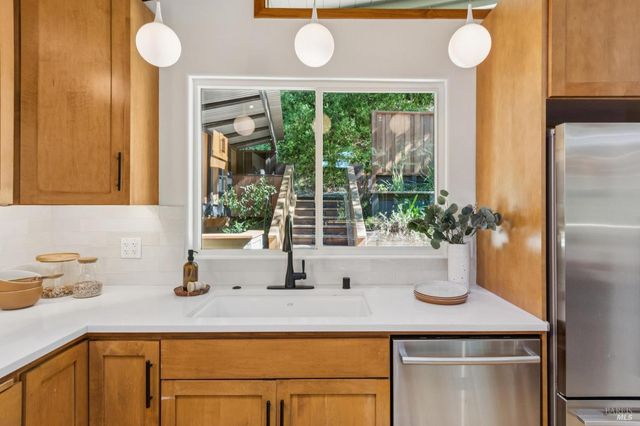 94 Berkeley Ave, San Anselmo, CA 94960