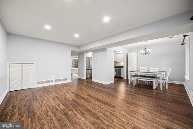 402 DANOR CT, Chesterbrook, PA 19087