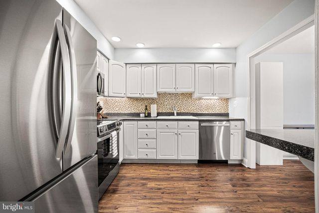 402 DANOR CT, Chesterbrook, PA 19087