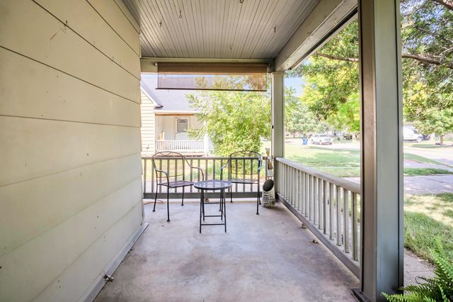 519 E 1st St, Newton, KS 67114