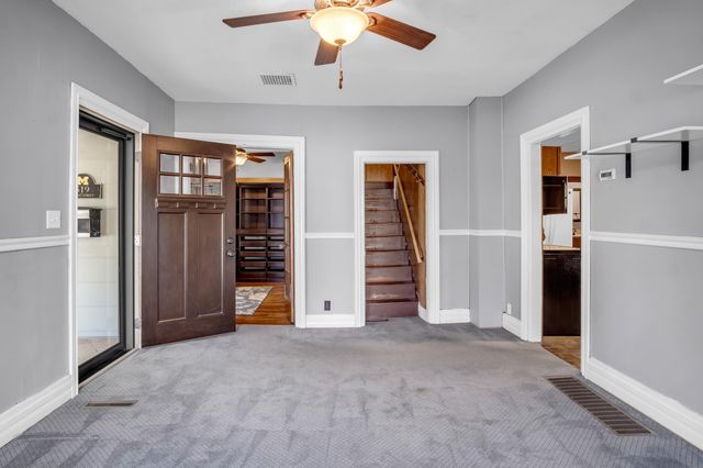 519 E 1st St, Newton, KS 67114