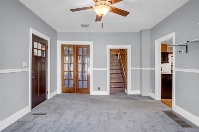 519 E 1st St, Newton, KS 67114