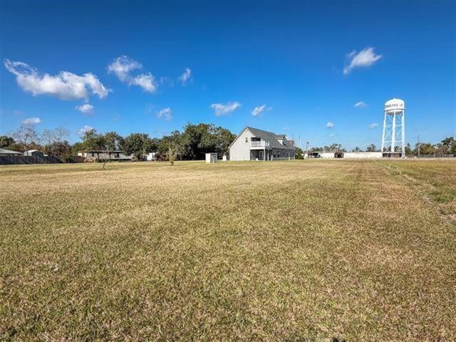 5205 Volunteer Road, Sulphur, LA 70665