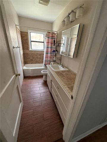 822 E Warren Ave, Kingsville, TX 78363