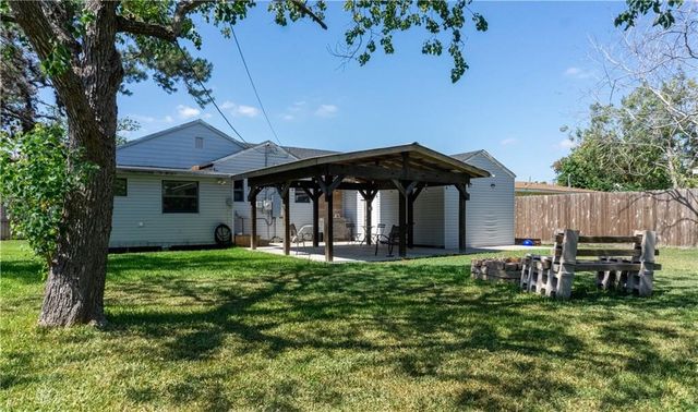 822 E Warren Ave, Kingsville, TX 78363