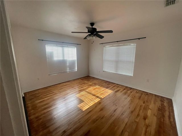 822 E Warren Ave, Kingsville, TX 78363