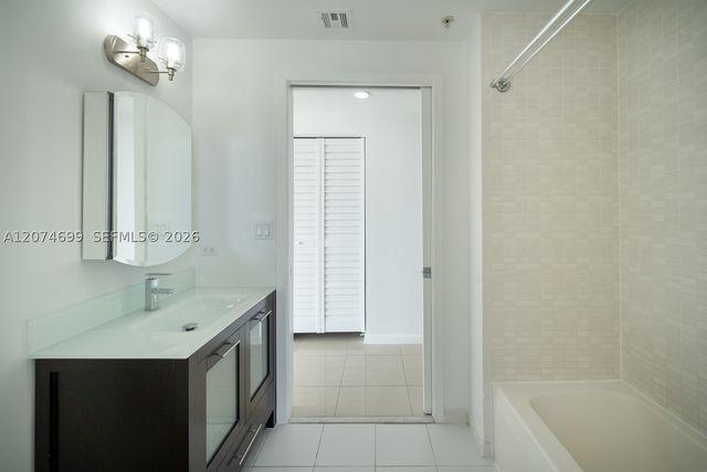 3470 E Coast Ave H0910, Miami, FL 33137