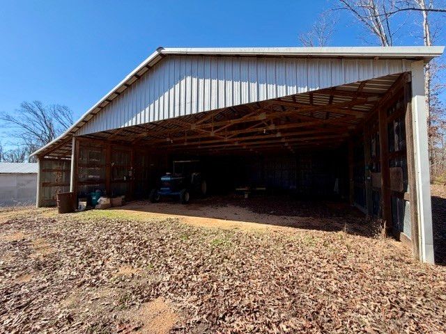 9554 Brooksie Thompson Rd, Bath Springs, TN 38311